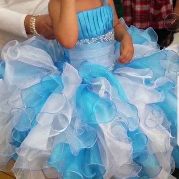 Dress 4T to 5T - Picture 2 of 3